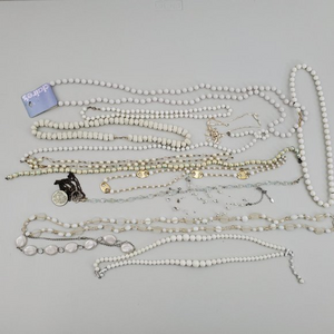 White Necklace Lot 15 Piece Beaded‎ Chain Mixed Sta